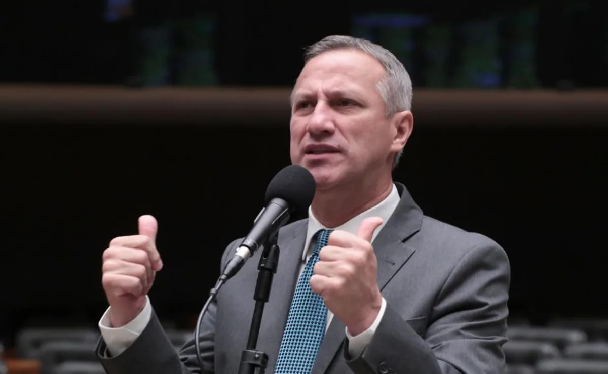 Crusoé: Deputado do PL quer barrar criação de benefícios em ano eleitoral
