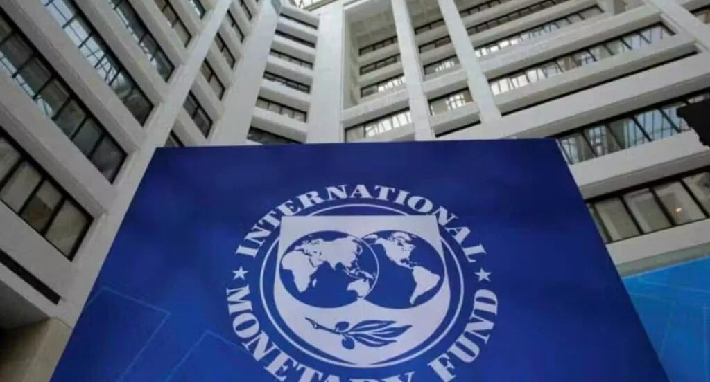 FMI revê em alta crescimento em 2026 e 2027, mas Governo é mais otimista
