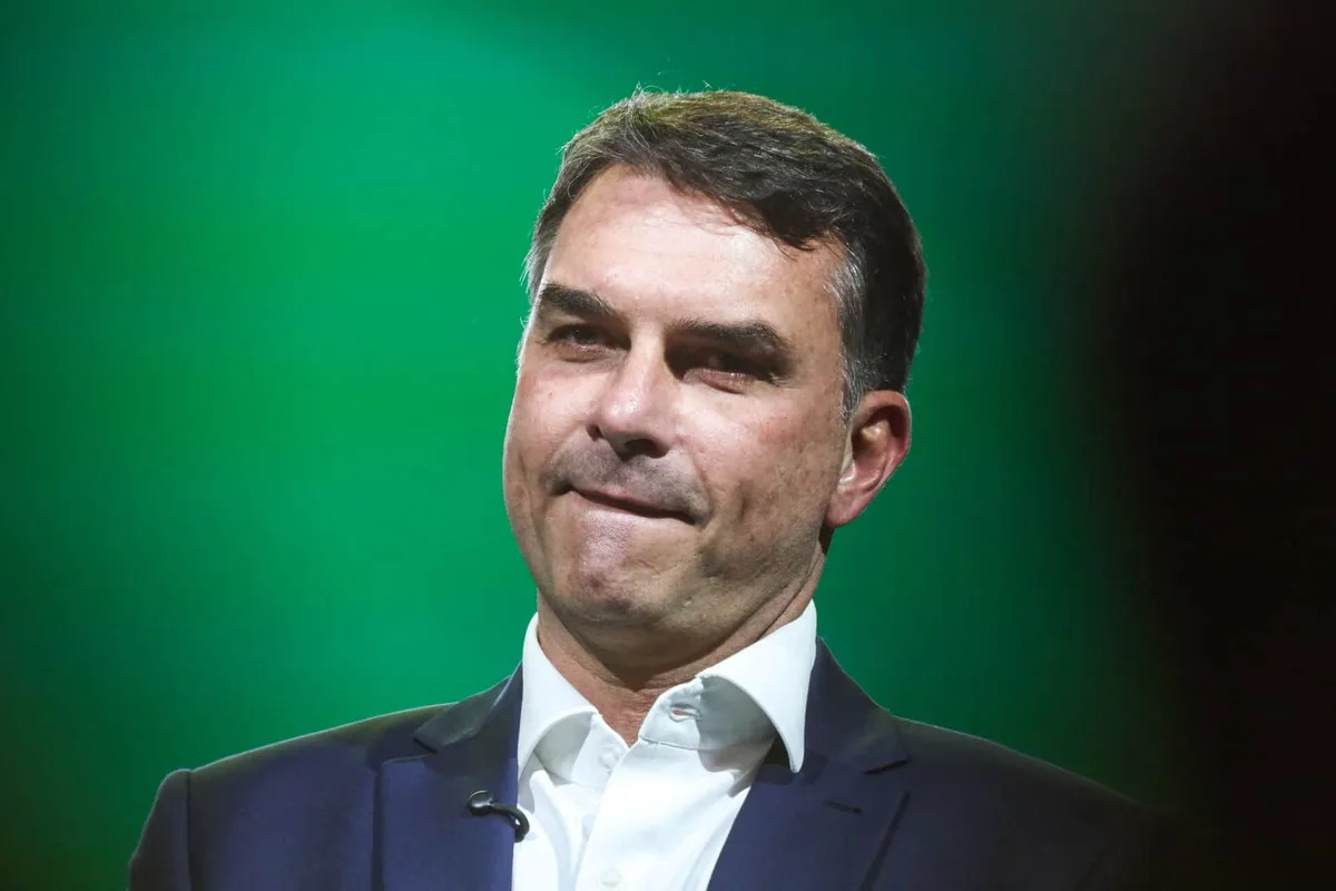 Flávio Bolsonaro: sócias de empresa contratada por R$ 1,5 mi têm elo com fundo em paraíso fiscal