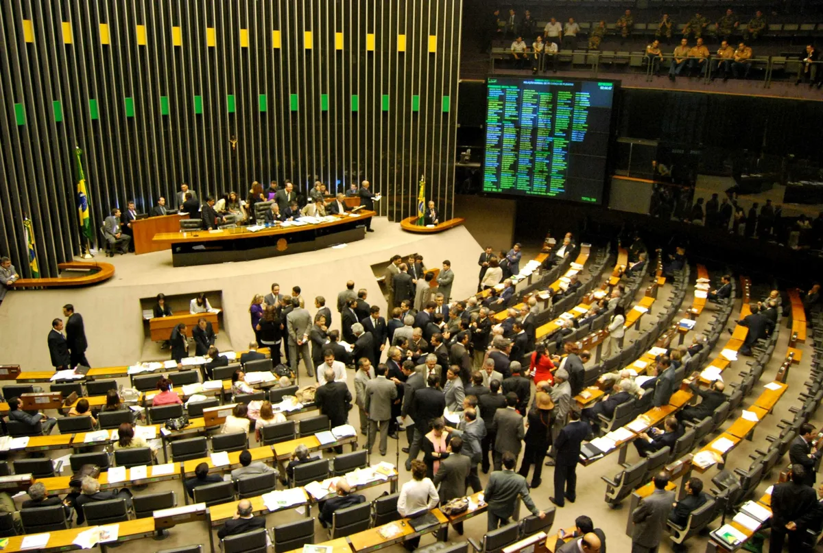 Substitutivo ao PL 5.960 mede política digital pela capacidade que deixa no país