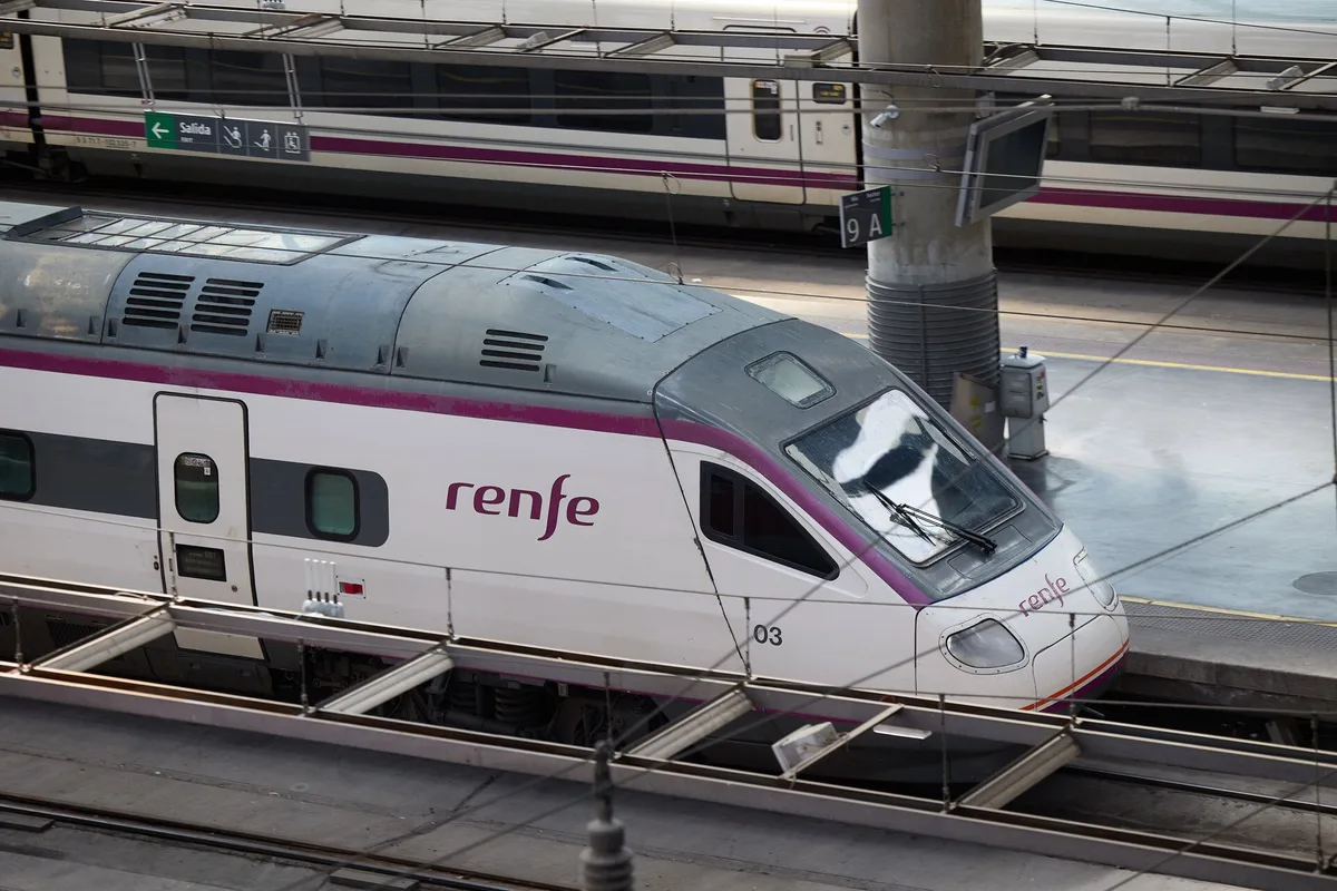 Renfe tendrá que pagar 500 euros a una viajera por el “sufrimiento emocional” y la “angustia” que le generó el retraso de 187 minutos de su tren