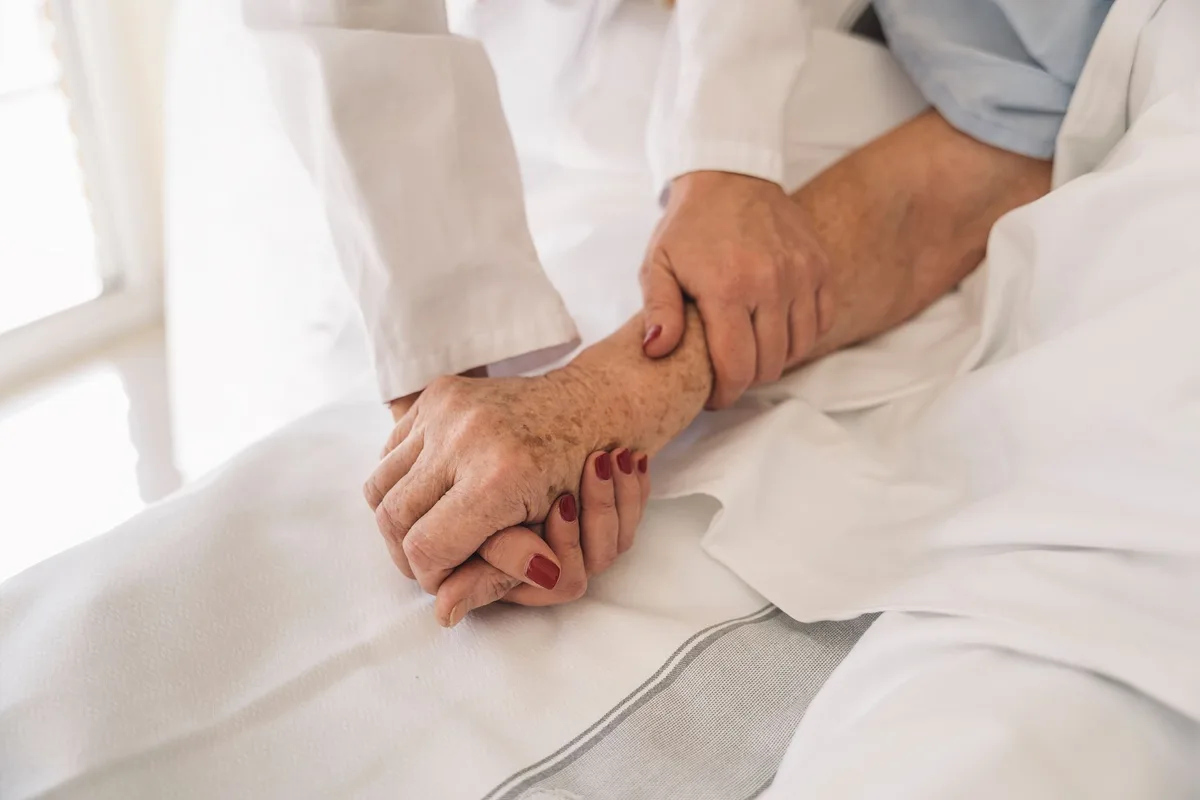 « Après le vote de la loi sur l’euthanasie, le combat se porte sur le terrain du soin »