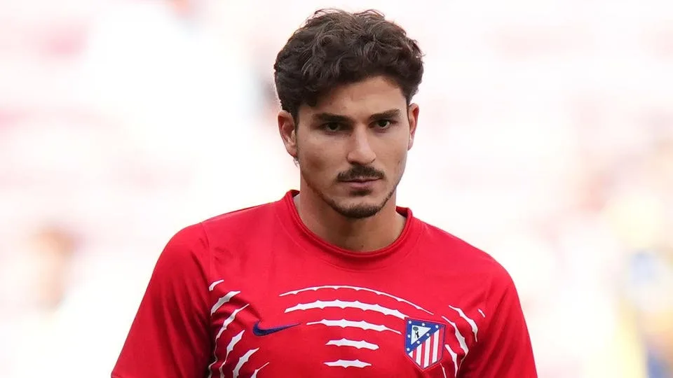 Barcelona Target Julian Alvarez Heavily Booed By Atletico Madrid Fans (VIDEO)