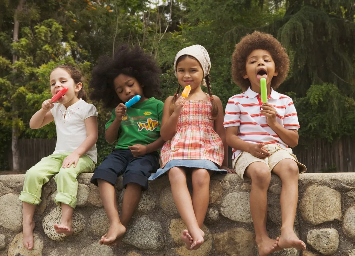 ¿Qué podemos hacer los padres para que los hijos mantengan a sus amigos de verano?