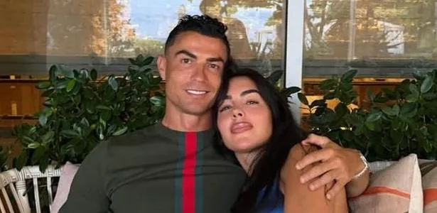 Cristiano Ronaldo blindou fortuna com acordo pré-nupcial, diz jornal