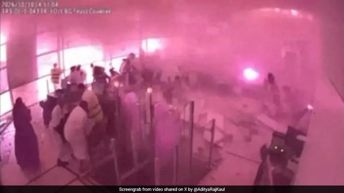 Video Shows Moment Houthi Missile Struck Riyadh Airport, Killing 14