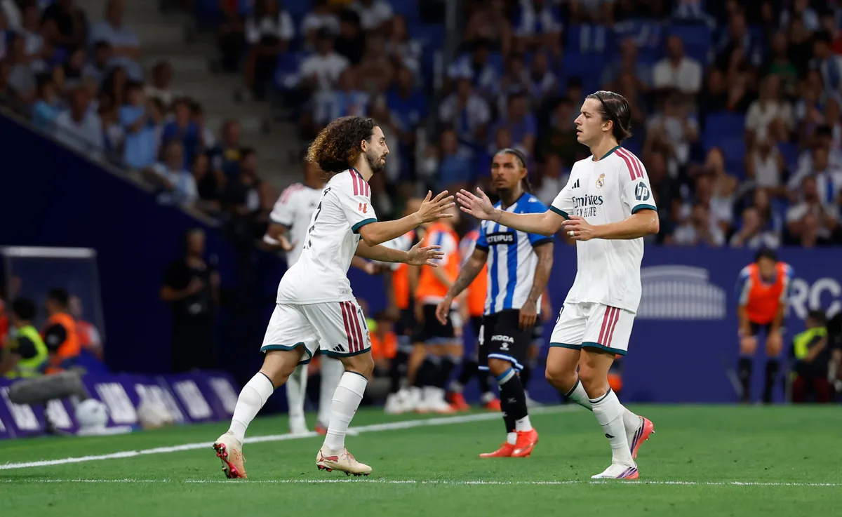 Cucurella frena a Carreras