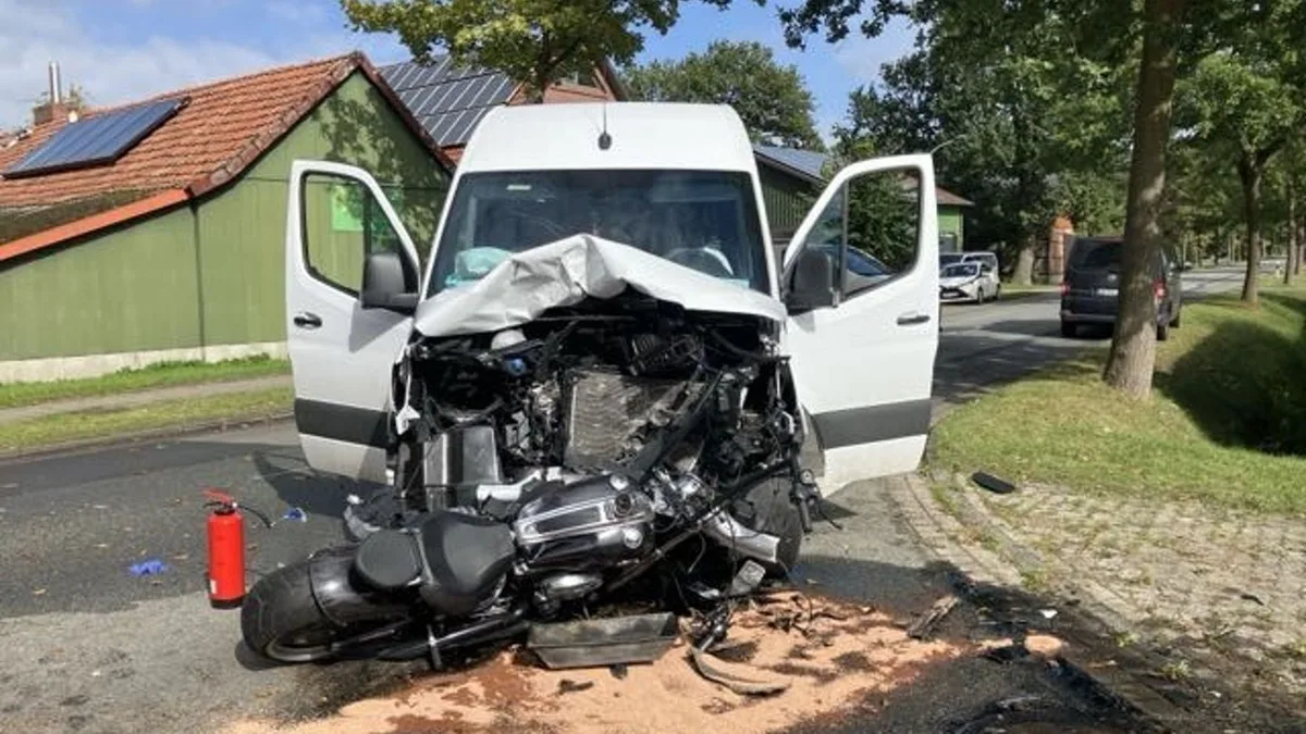 Tödlicher Unfall: 40-jähriger Motorradfahrer stirbt bei Frontalcrash