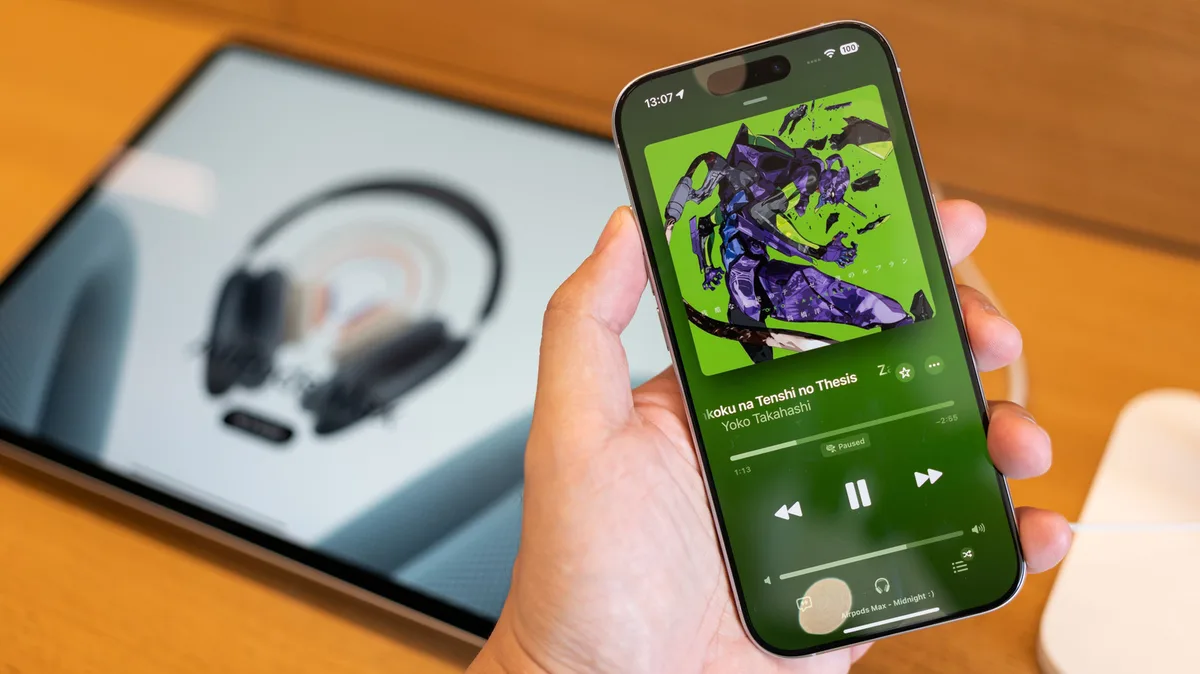 How much data does Apple Music use for lossless audio quality?