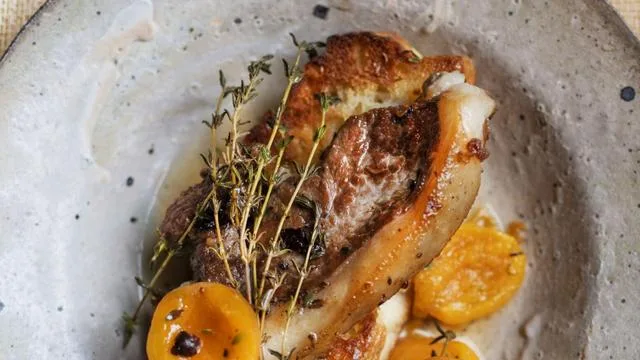 Lammsteaks mit Marsalaaprikosen : Das Beste kommt zum Schluss