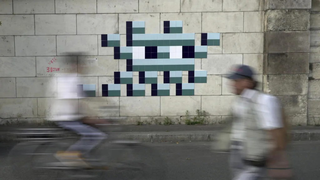 Street art : 500 000 personnes à la chasse au trésor des mosaïques d'Invader
