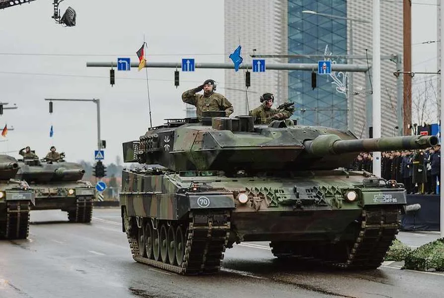Para travar Putin, não chega um exército “das 9h às 17h”