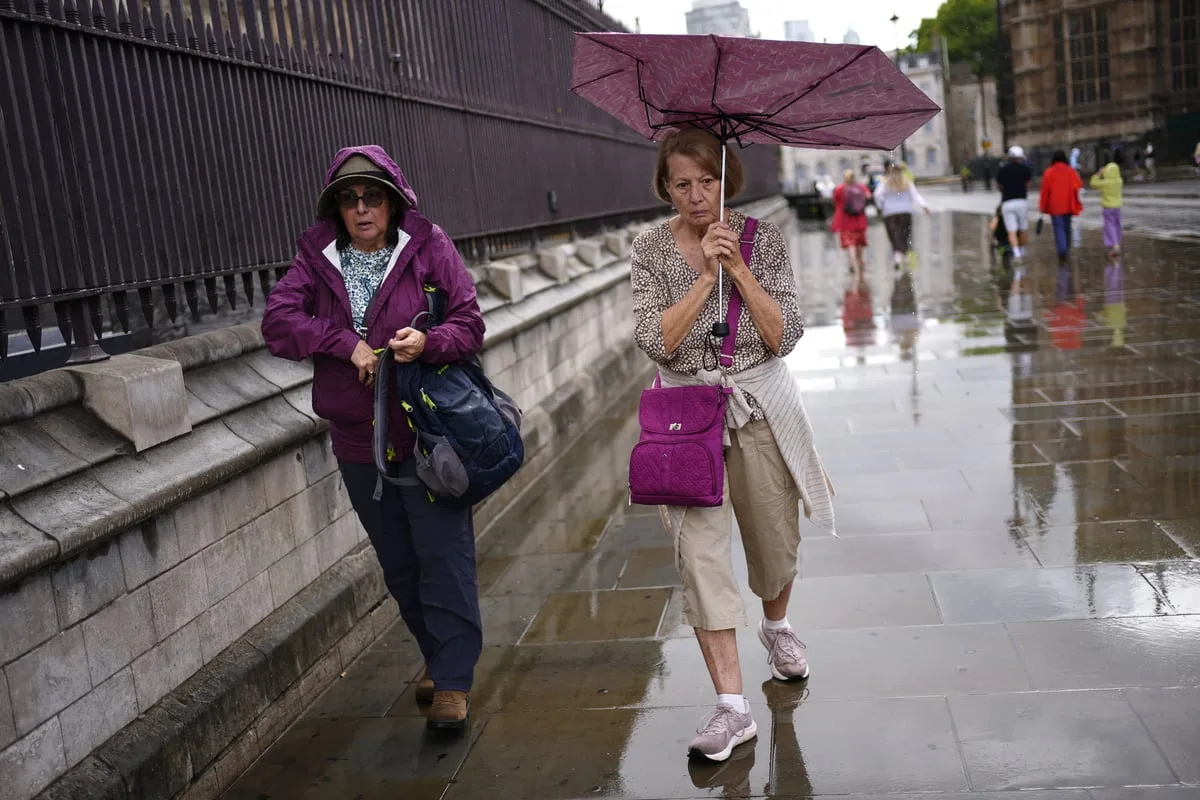 Wet bank holiday forecast amid possible gales and thunder