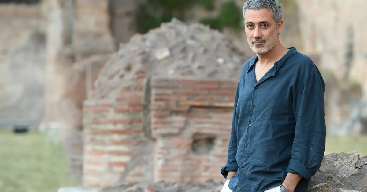 ¿Unida y cariñosa, u opresiva? Un novelista arremete contra las familias italianas