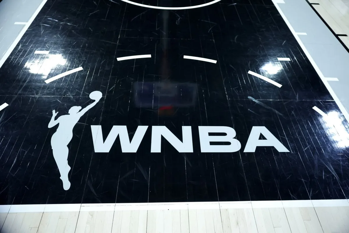 Мать и дочь хотели удалить с арены за поддержку женского спорта. WNBA сделала заявление