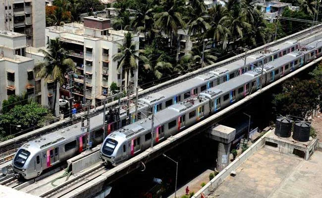Iron Barricade From Metro Construction Site Falls On Mumbai Biker, He Dies