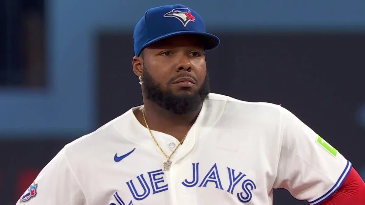 Royals score run off sacrifice bunt, throwing error by Guerrero Jr.