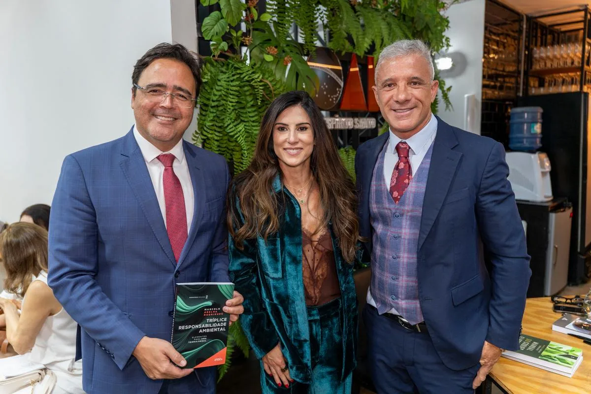 A Casa OAB ficou pequena para movimentado lançamento literário