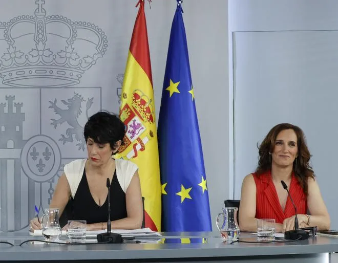 Mónica García y Elma Saiz comparecerán en el Congreso el 27 y 28 de agosto para explicar la situación en Ceuta