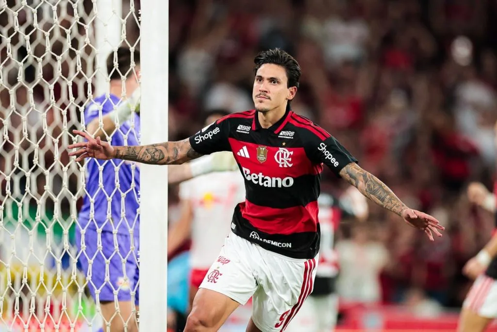 Flamengo vence Bragantino e amplia liderança do Brasileirão antes da Data Fifa