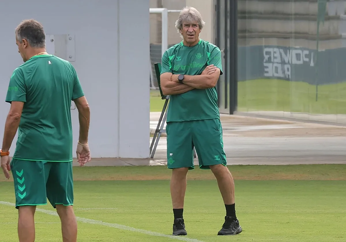 Pellegrini marca la prioridad en lo que queda de mercado: «Tras Parrott, un centrocampista defensivo»