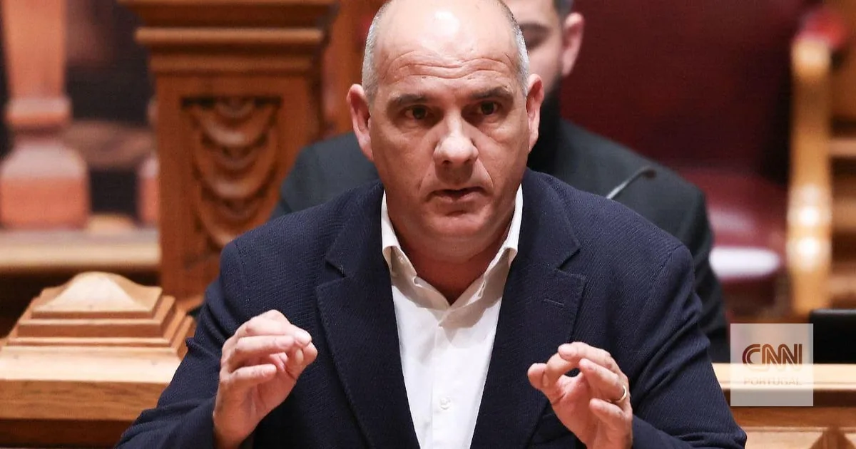 Raimundo critica "novela" sobre Luís Neves: "Vai rebentar-lhes nas mãos"