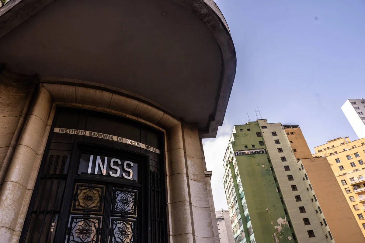 Os efeitos colaterais do s�bito emagrecimento da fila do INSS