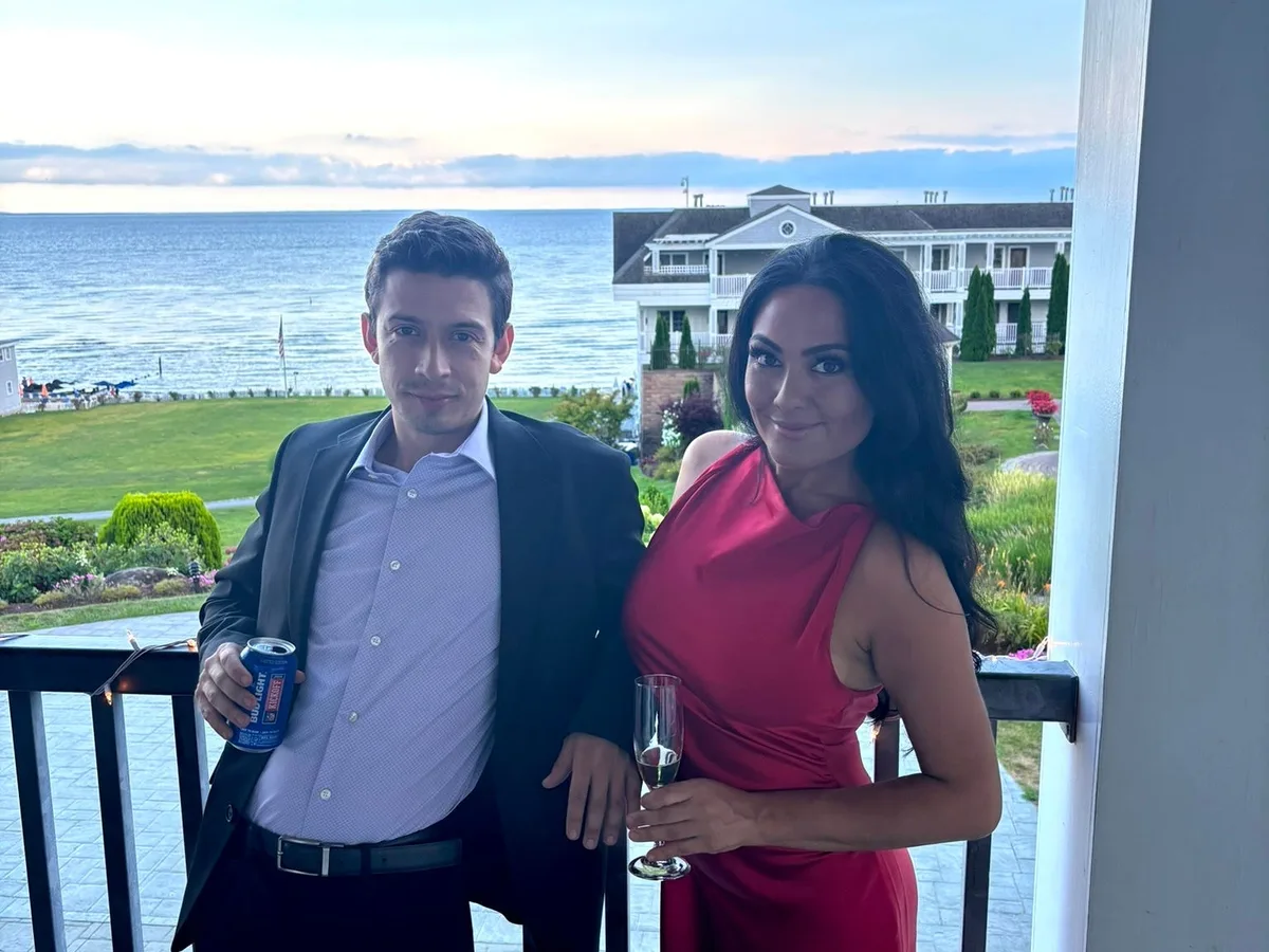 I spent my 20s proudly supporting my partner's business. Now that I'm in my 30s, I'm realizing what I gave up.
