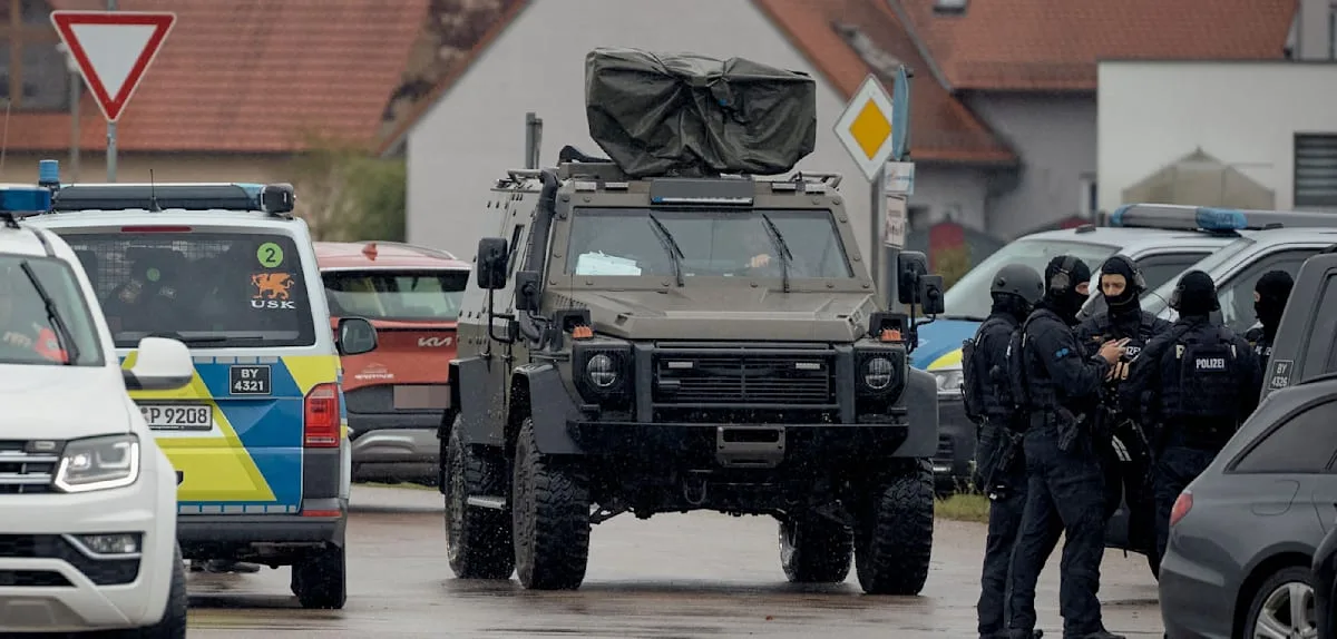 Behördenmitarbeiter offenbar erschossen – Spezialkräfte umstellen Haus