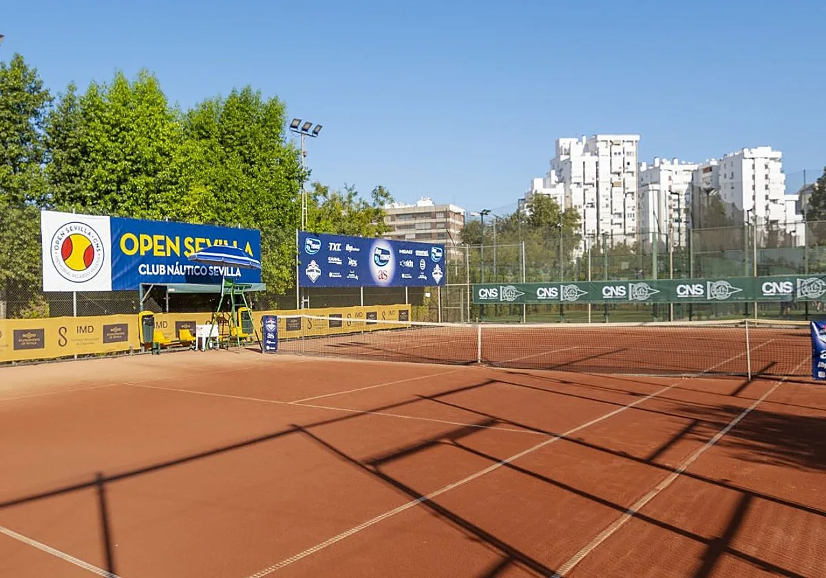 Los octavos de final inauguran el Open Sevilla de tenis en las pistas del Club Náutico