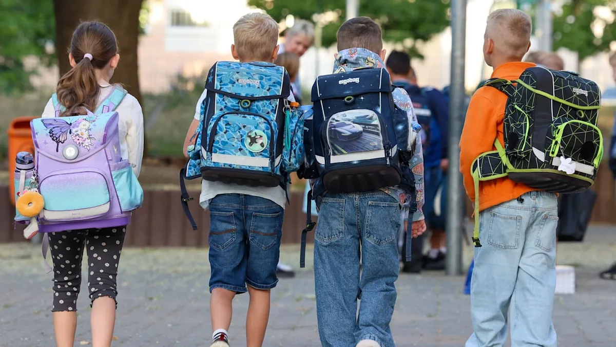 Zu Fuß, mit Rad oder Bus - So wird der Schulweg sicher