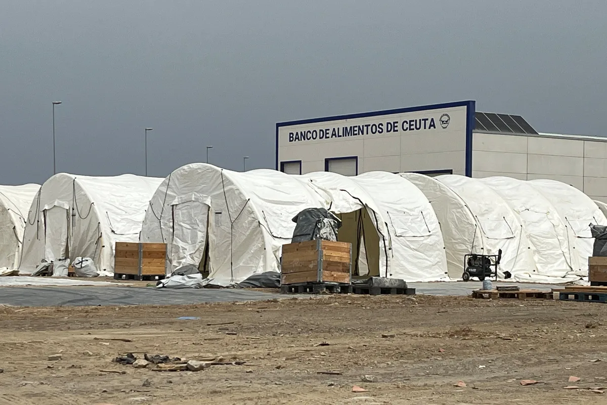 La Audiencia Nacional frena de forma provisional el campamento para migrantes en el puerto de Ceuta