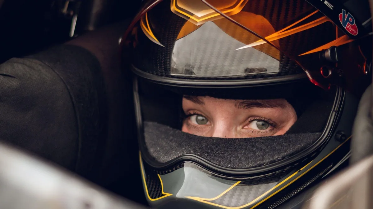 Mais rápido que a F1: a categoria extrema do automobilismo em que as mulheres são as maiores vencedoras