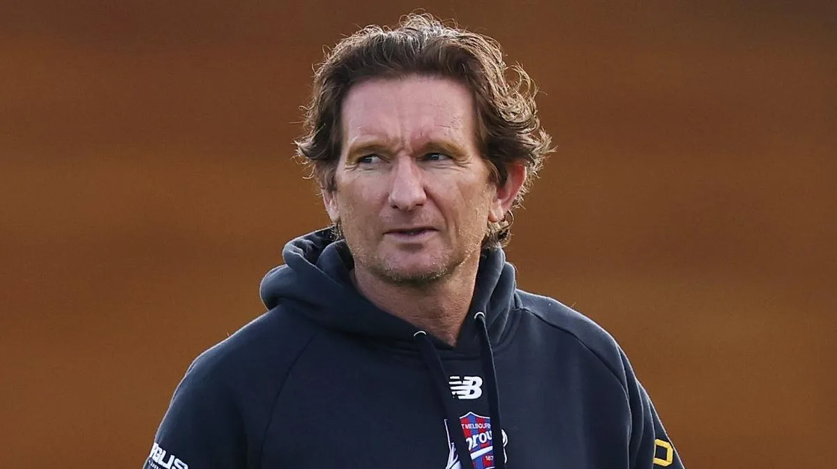 Essendon president Andrew Welsh called out for ‘subtle dig’ at James Hird in Mark McVeigh announcement