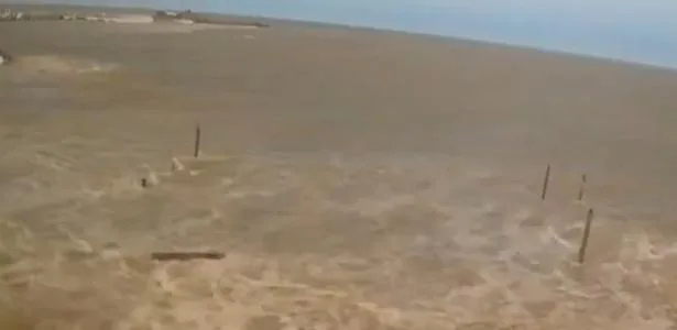 Tsunami metereológico atinge Santa Catarina e causa alagamentos no litoral