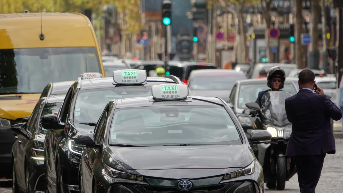 Taxis : une nouvelle aide de 5 500€ pour passer à l’électrique en France