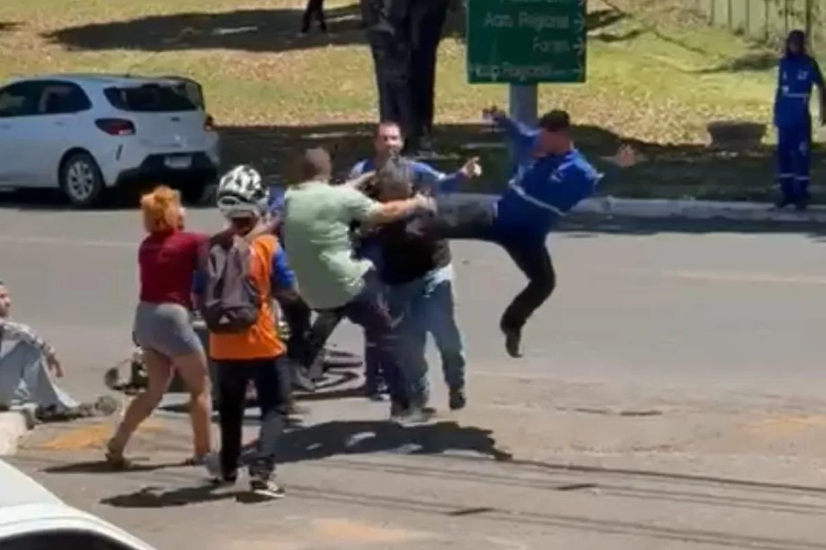 Acidente com moto acaba em briga generalizada com terceirizados da Caesb