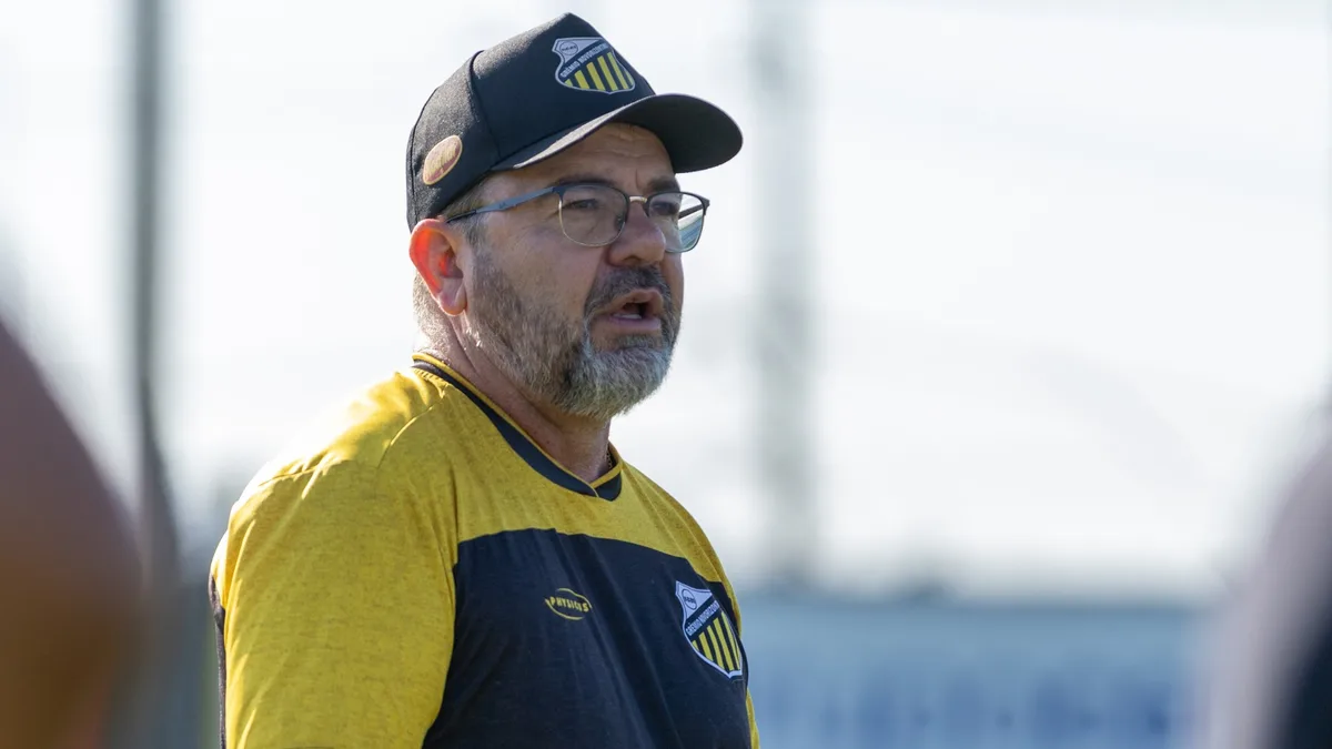 Enderson completa um ano de clube e vê Novorizontino muito perto da Série A
