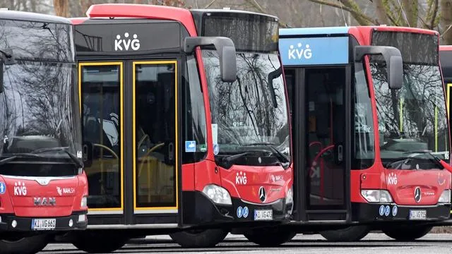 Verhandlungen im Nahverkehr: Tarifverhandlungen für kommunale Busunternehmen vertagt