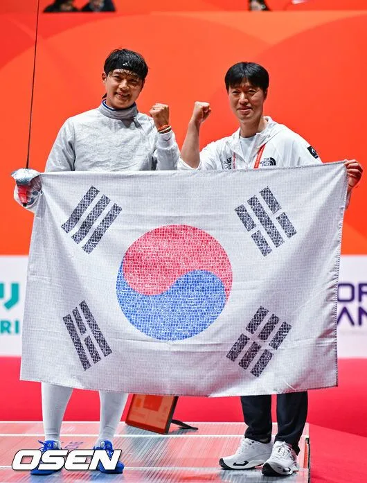 [사진]오상욱, 항저우 이어 나고야 AG 2연패 달성