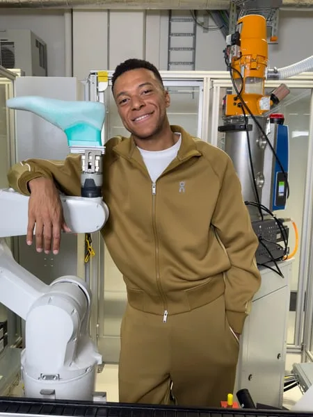Mbappé ficha por On: la marca suiza entra en el mundo del fútbol