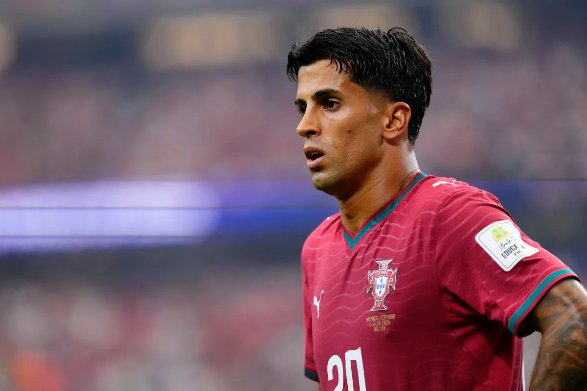 Cancelo se empolga com Jorge Jesus em Portugal, mas pondera: ‘Tem suas pancadas’