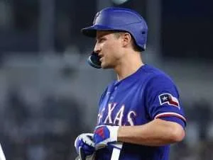 Corey Seager pasará por el quirófano por lesión en el codo