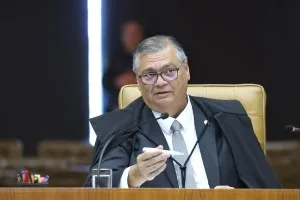 Dino cobra Podemos e Solidariedade sobre emendas e ameaça multa de R$ 100 mil
