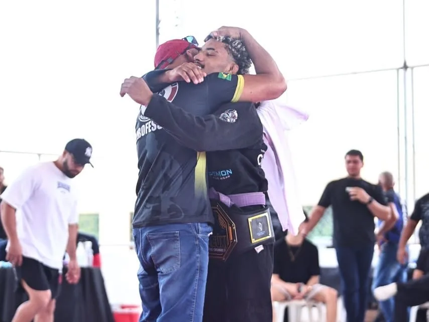 Alunos homenageiam professor durante evento de lutas em Boa Vista