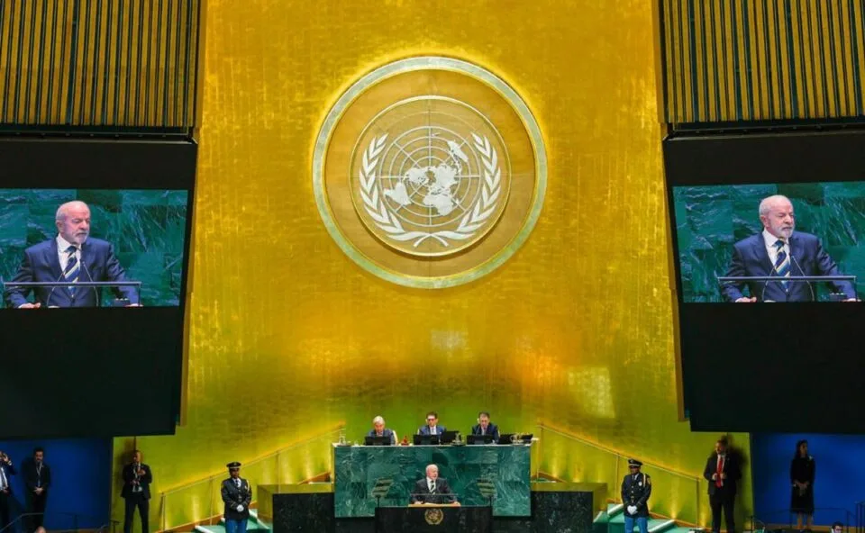 Flávio Bolsonaro move ação no TSE para que Lula não use discurso na ONU para fins eleitorais