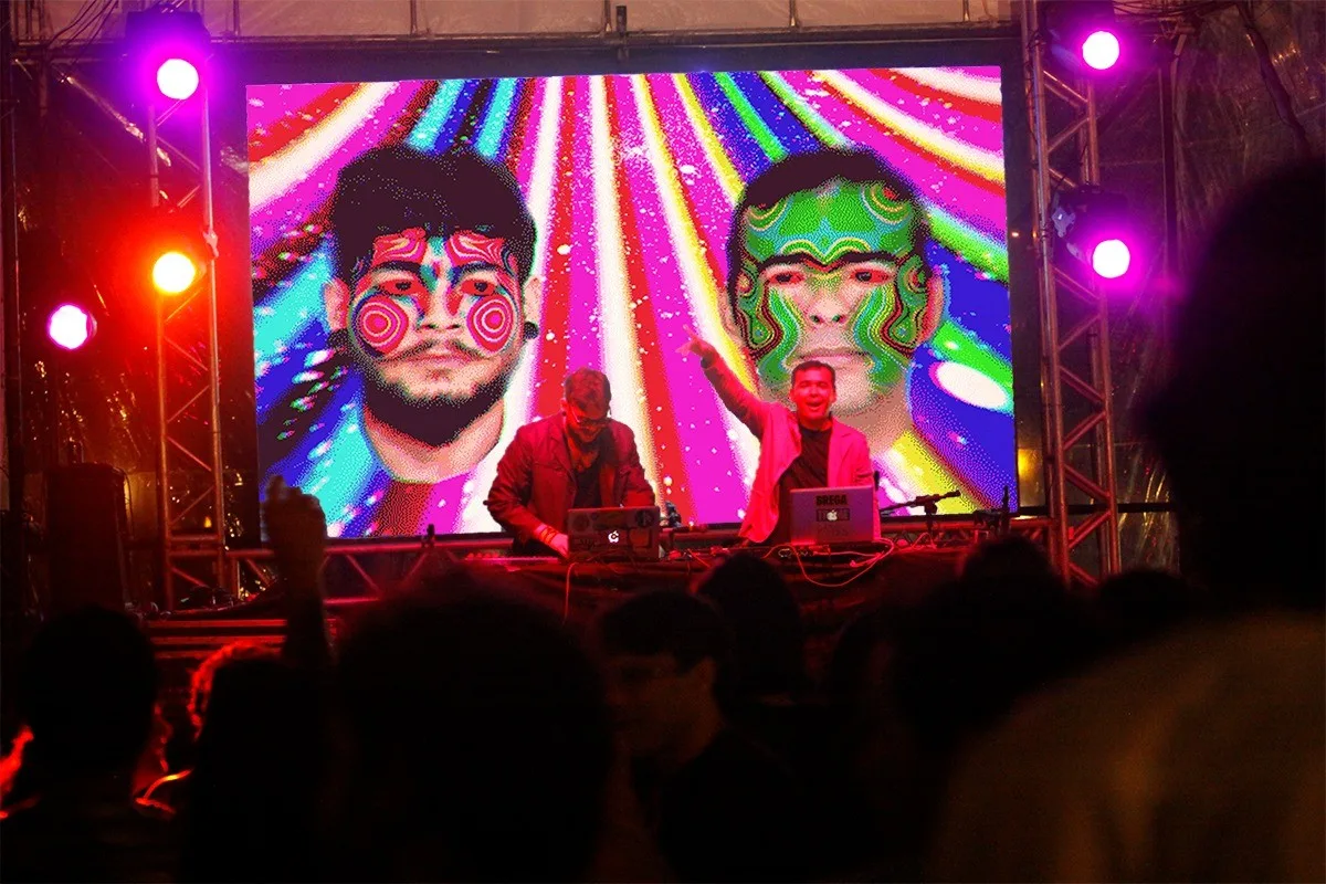 Amazônia high-tech: Do Pará, duo Uaná System leva show de carimbó eletrônico, sons da mata e arte digital a festival nacional