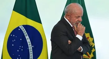 Presidenciais no Brasil. Filho de Bolsonaro aproxima-se de Lula nas sondagens