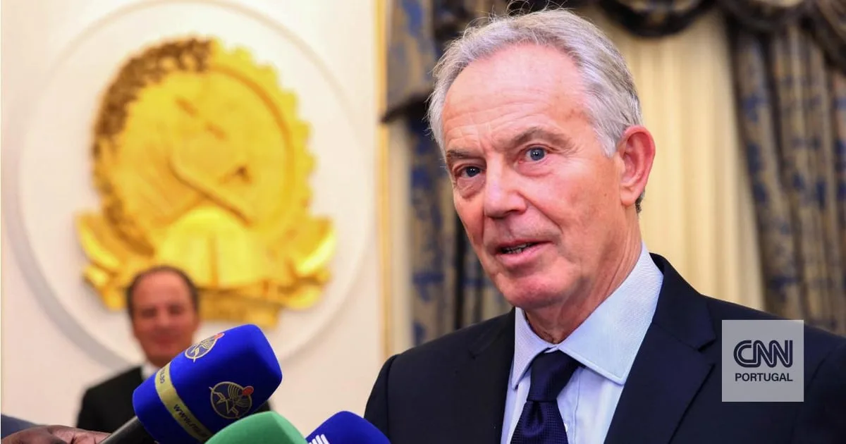 Tony Blair propõe regresso do Reino Unido à UE dentro de uma década e deixa um desafio a Andy Burnham
