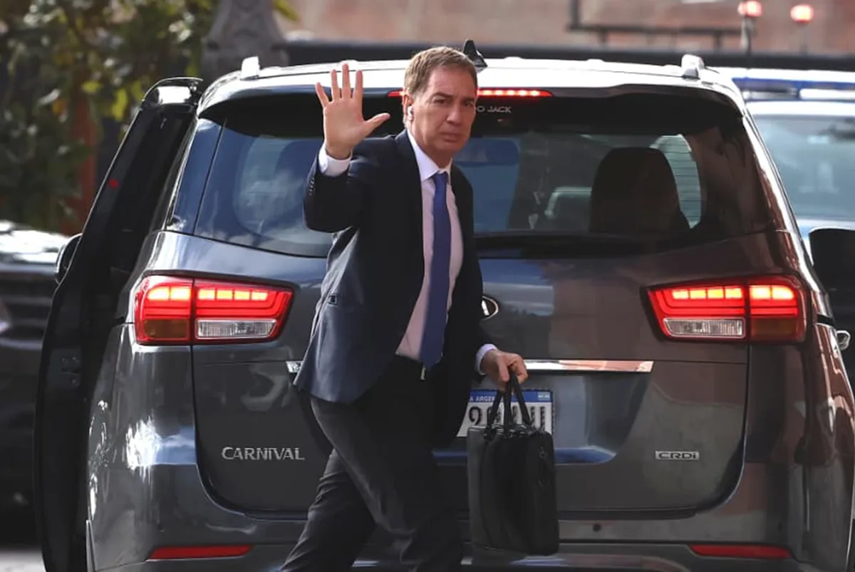 La Libertad Avanza y el peronismo se disputan el apoyo electoral de un grupo de gobernadores para el armado de 2027